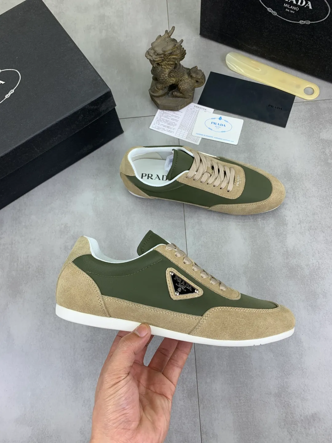 Men's Men's Shoes💰P440💰[New Style] The latest classic model of high-quality PRADA breathable and comfortable men's shoes has been launched on the official website in 1:1 reproduction, synchronized in Hong Kong counters and on the same catwalk; all made of calfskin with breathable mesh fabric ➕Imported soft and comfortable sheep Leather lining, 🍡🍡original 1:1 rubber outsole, non-slip and wear-resistant; comfortable to wear, attractive style, fine workmanship, and simple and neat shoe last, showing a man's courage and toughness, 👍size 38 to 44; 4️⃣colors🉑️ to choose from